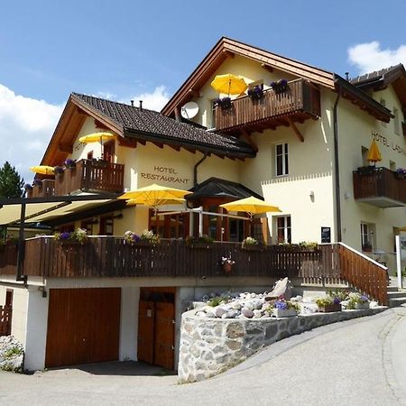 Hotel Ladina Berguen Bagian luar foto