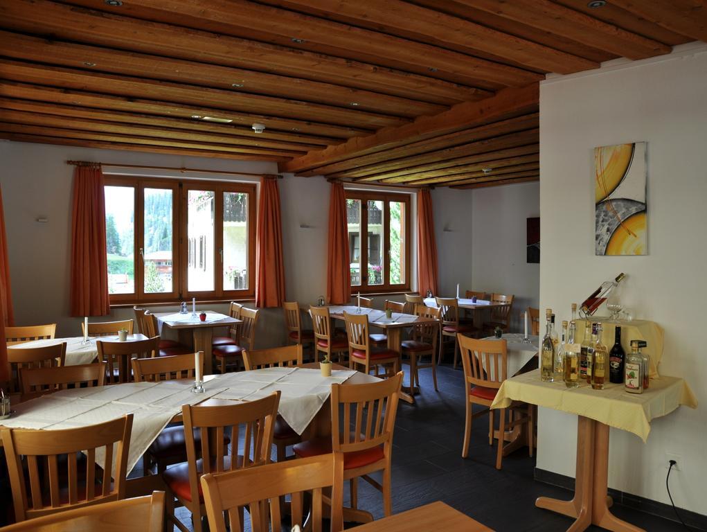 Hotel Ladina Berguen Bagian luar foto